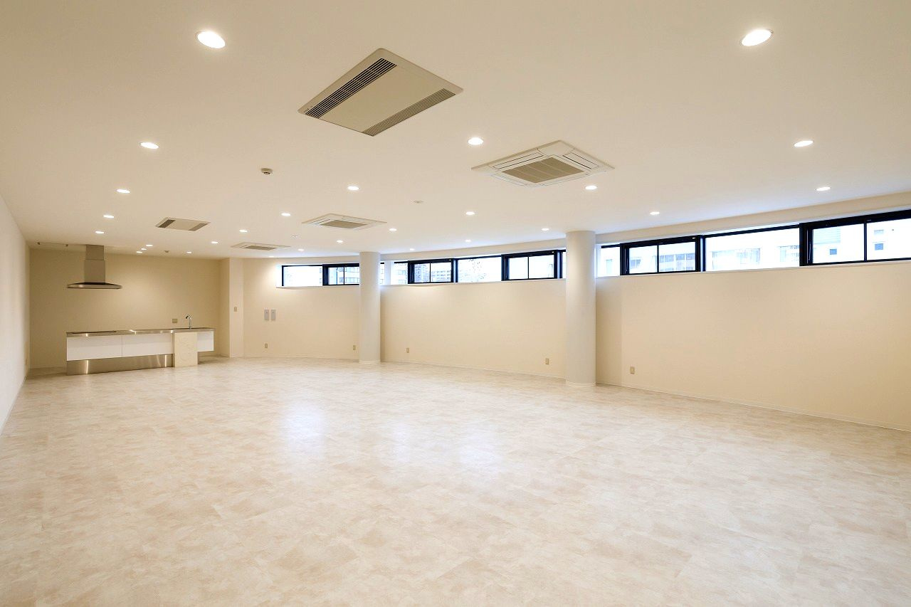 Nakamachi Space ビル　内観