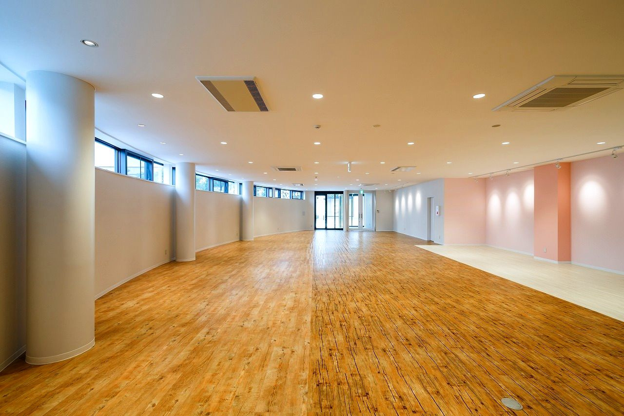 Nakamachi Space ビル　内観