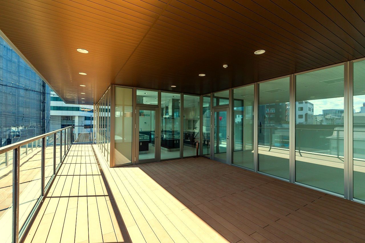 今泉服飾専門学校　テラス